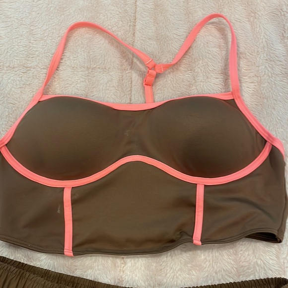 Victoria Secret active set. - Picture 2 of 8